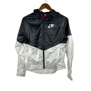 Nike Sportswear Women's Black & White 804947-010 Windrunner Jacket Size S